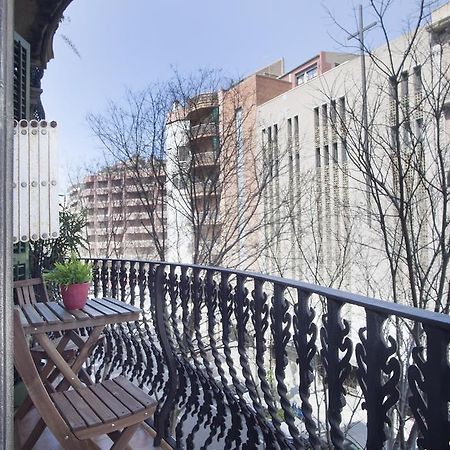 Aparteasy - Authentic Family Apartment Barcelona Exterior photo